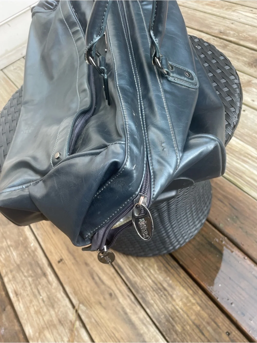 Vintage Kenneth Cole Reaction Black Rolling Duffel Travel Bag /Carry On Luggage